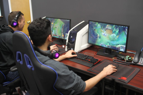 Illustration for article titled Collegiate Esports Is Uncharted Territory, So Smaller Schools Are Staking Their Claim